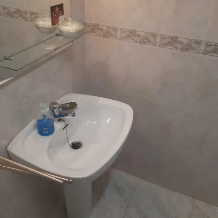 La Casa De La Tita Homestay *